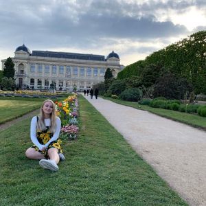 Meet your Posher, Elizabeth